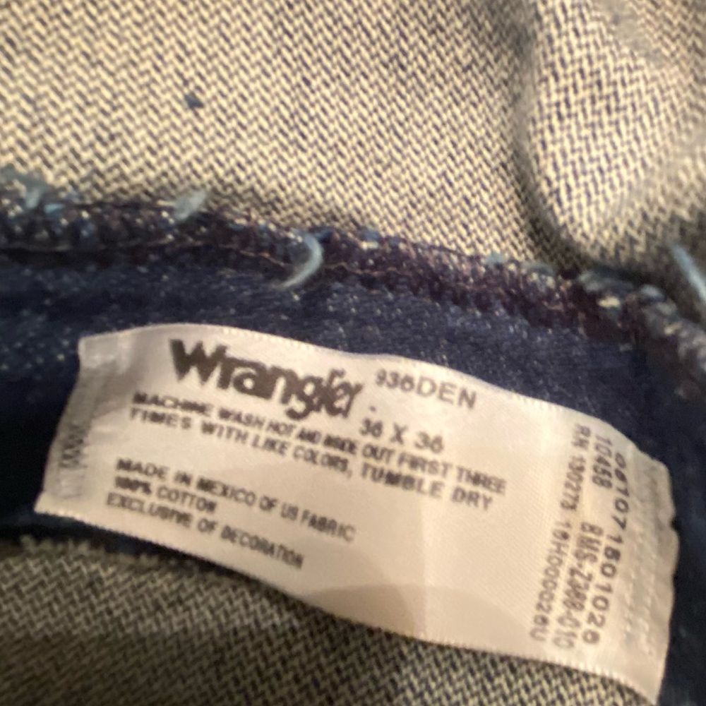 Slim Fit 36x36 Men’s Wrangler 936DEN. Like New. Has been starched. Has creases. - Picture 7 of 10